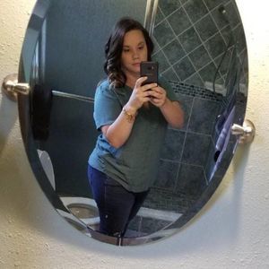 Meet your Posher, Lauren